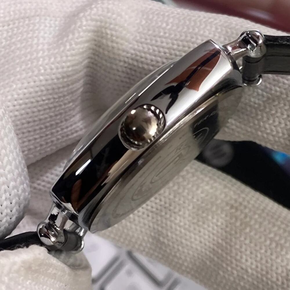 Vintage 1978 Roamer Manual Mens Silver Watch W/Leather Strap & Black accents - Picture 6 of 7